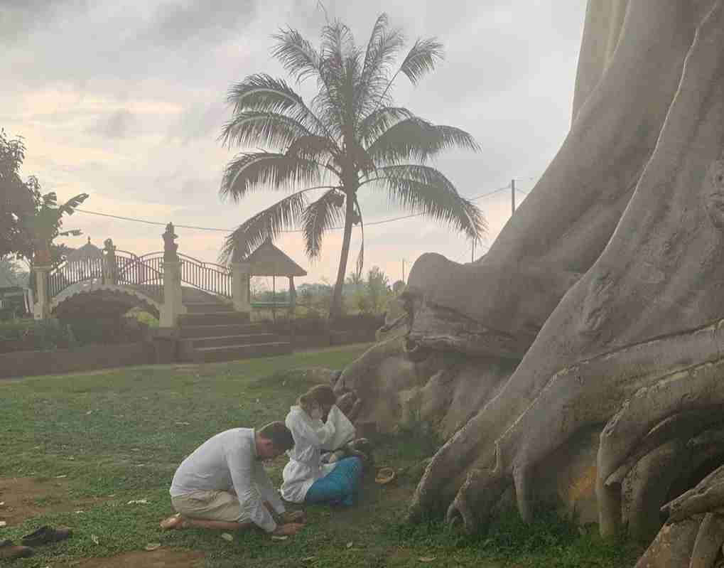 Pernyataan Alina Yogi Bule Yang Buat Konten Telanjang Di Pohon Tua Di