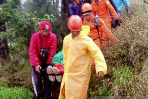 Tim Sar Evakuasi Pendaki Asal As Meninggal Di Gunung Agung Cedera