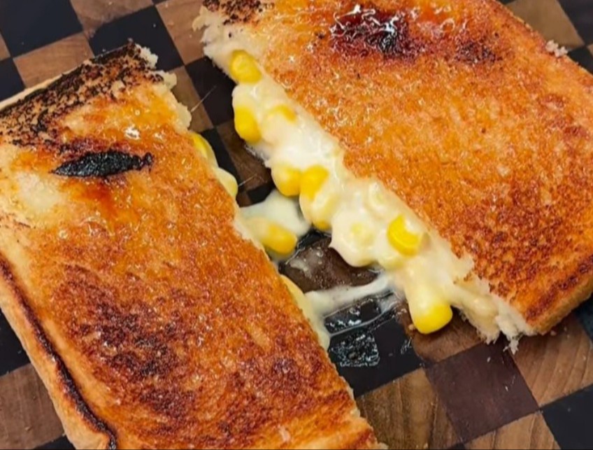 Mozzarella Corn Toast Recipe: Sweet, Savory, and Creamy Delight