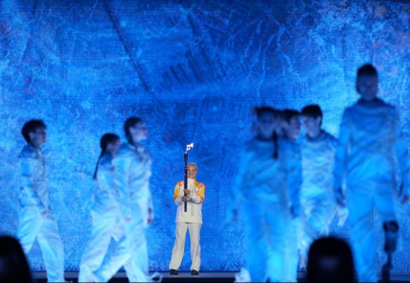 Pembawa obor Bebe Vio terlihat dalam upacara pembukaan Paralimpiade Musim Dingin Milan-Cortina 2026 di Verona Olympic Arena di Verona, Italia, pada 6 Maret 2026.