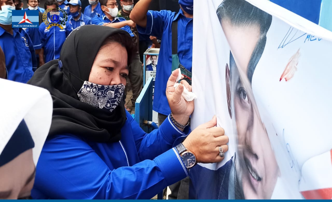 Setia Bela Ketum AHY, Bunda Neneng Berikan Cap Jempol Darah | NNC Netralnews