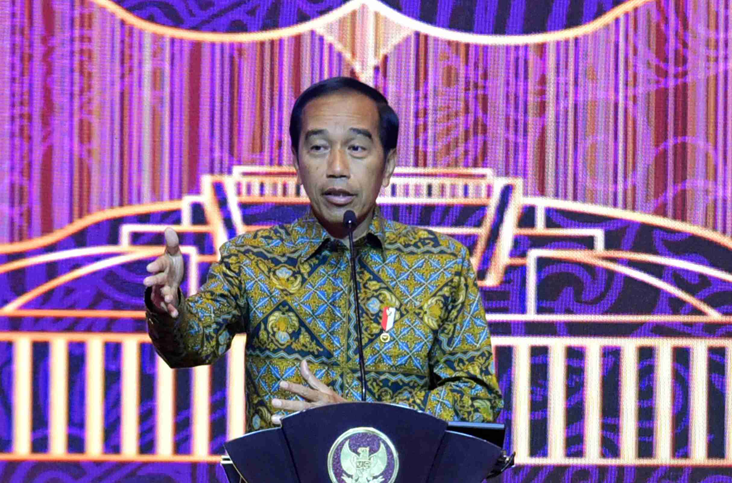 佐科维暗指国有银行：别忘记给小企业提供资金| NNC Netralnews