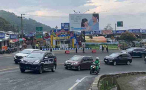 Urai Kemacetan, Polisi Terapkan Sistem Satu Arah Dari Cianjur Menuju ...