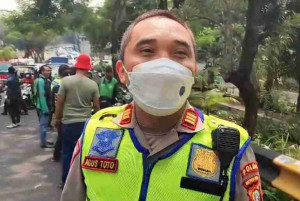 Gegara Rem Blong, Truk Tabrak 4 Motor Di Jalan Panjang Kebon Jeruk ...