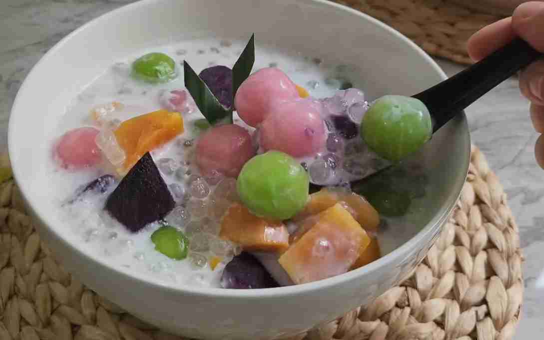 Resep Bubur Cha Cha Menu Sarapan Khas yang Berwarna Warni dan